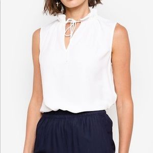 NWT H&M Sleeveless Tie Neck Blouse 0